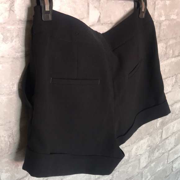 EXPRESS | Black Low waist shorts - Picture 4 of 6